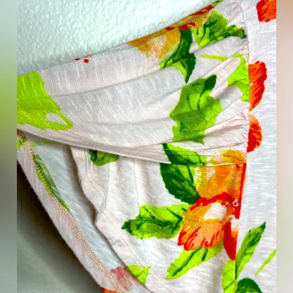 LulaRoe Orange Floral Short Sleeve Top - Picture 3 of 4